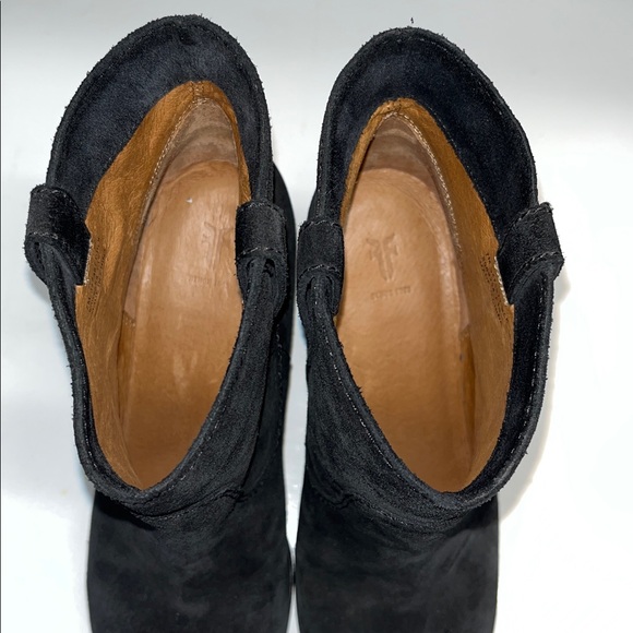 Like new Frye Myra Boots/Booties. Black Suede. Size 7 - Picture 10 of 12